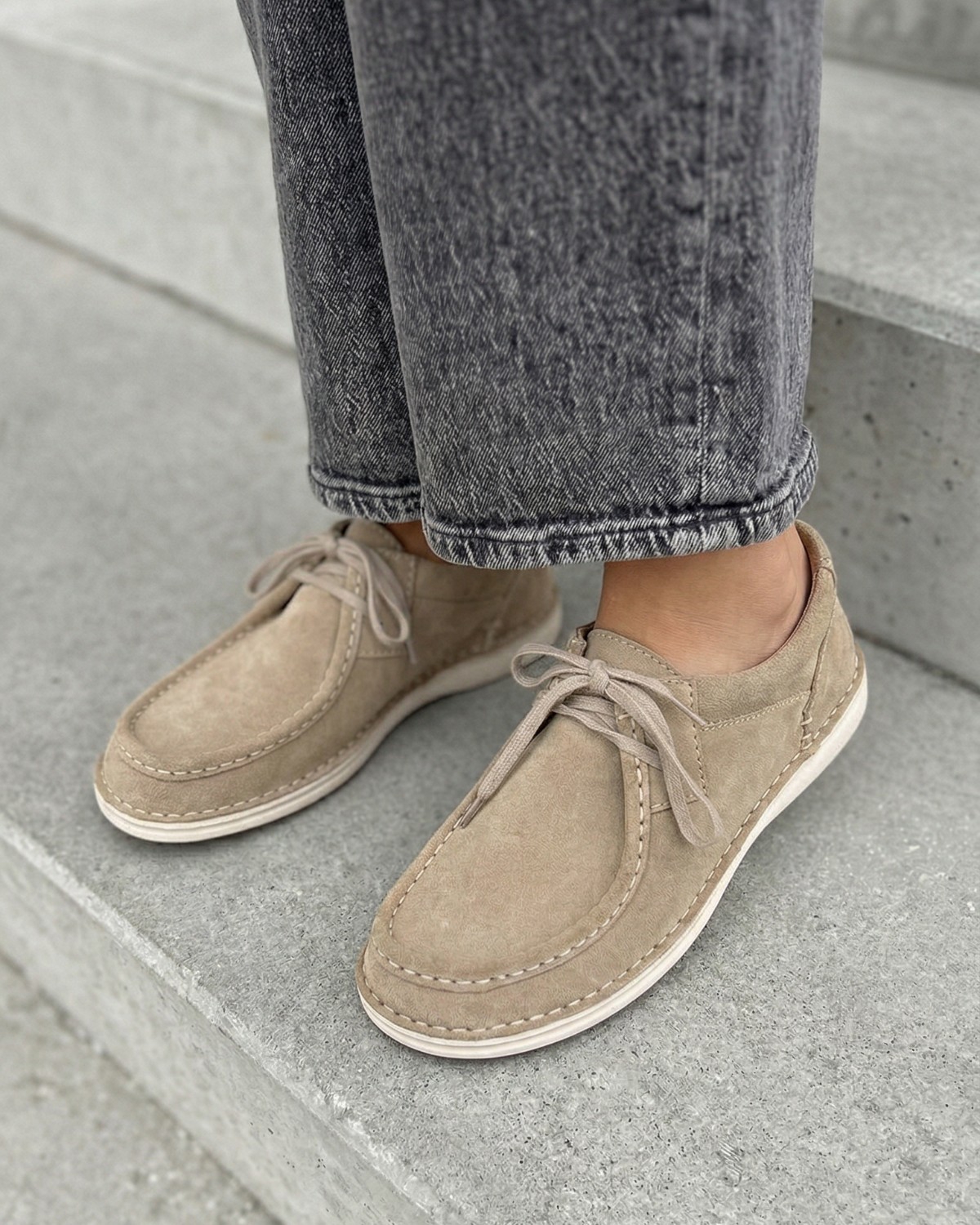 Content Feed 2426112381 AI