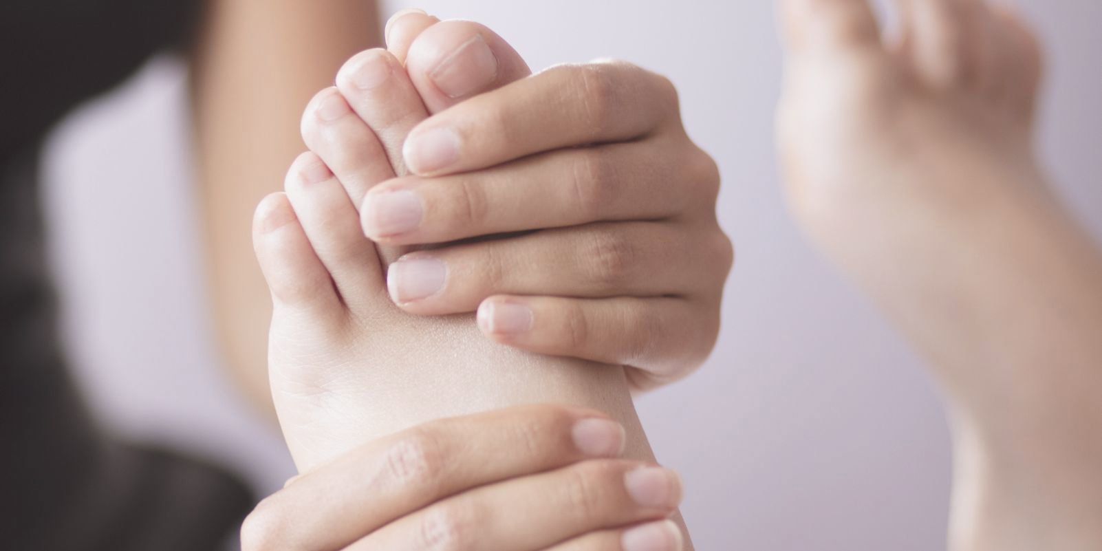 3 Fodmassage Pic1 Article Color Gettyimages 1285353386