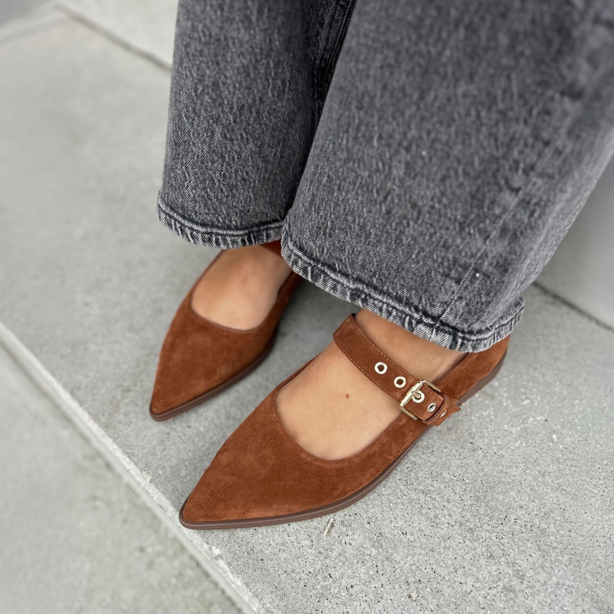 Content Feed 2416101330 1