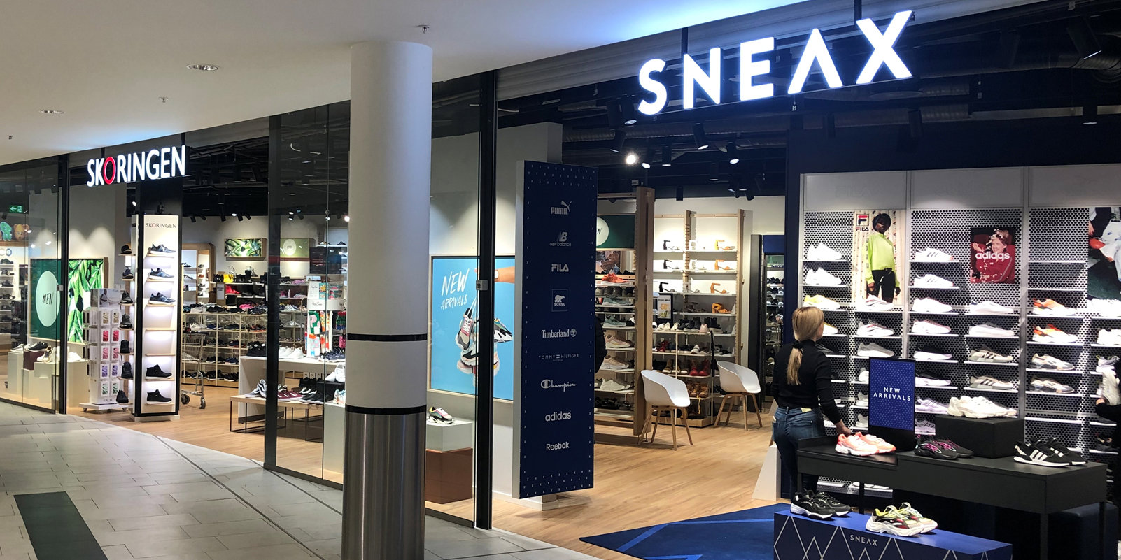 Article Top Image Find Sneax Store V2